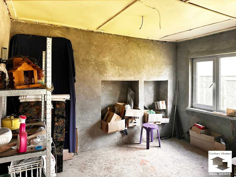 150026 Едноетажна къща с голям двор и разсадник в с. Горна Студена