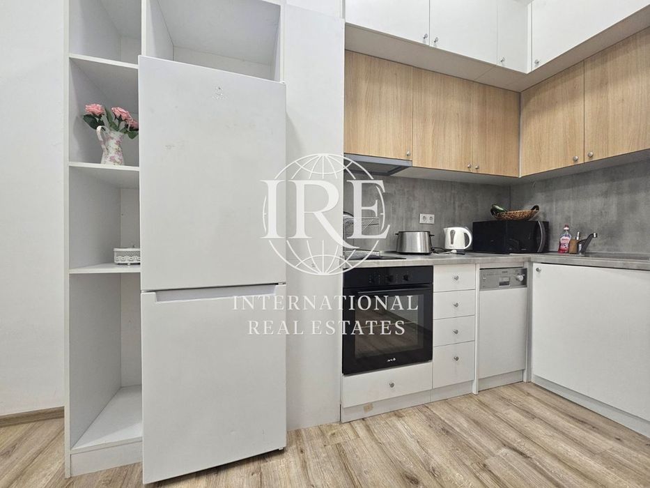 Дава се под наем Тристаен апартамент в Варна, Левски - 120 кв.м за 897.6 € - Снимка #3