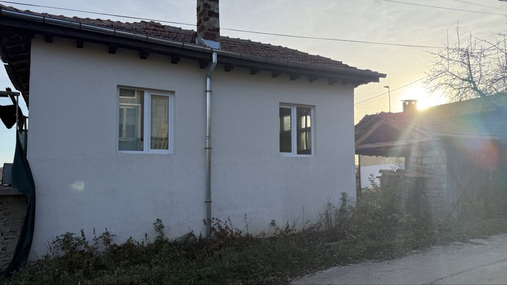 Продава къща с. Здравковец, област Габрово