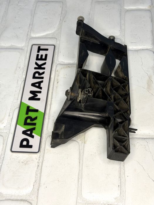 Стойка дуржач ляв фар AUDI A6 C7.5 Фейслифт 4G0805607A