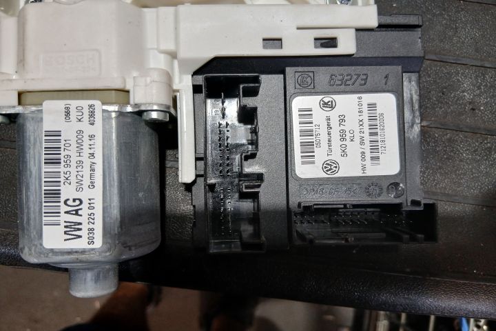 Macara geam fata stanga electrica 5K0959793 2K5959701 5K0959793 2K595