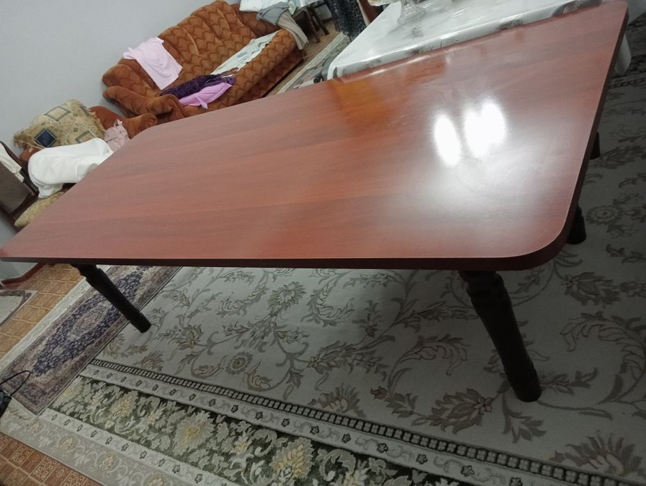 Продам почти новый стол