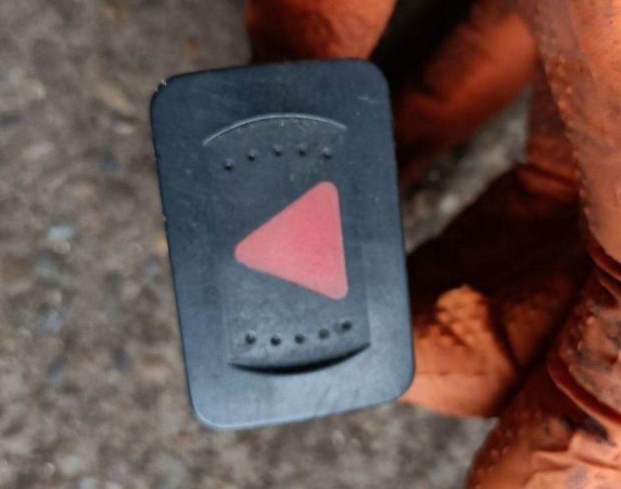 Buton avarii golf 4 bora, avantajos trimit colet în țară