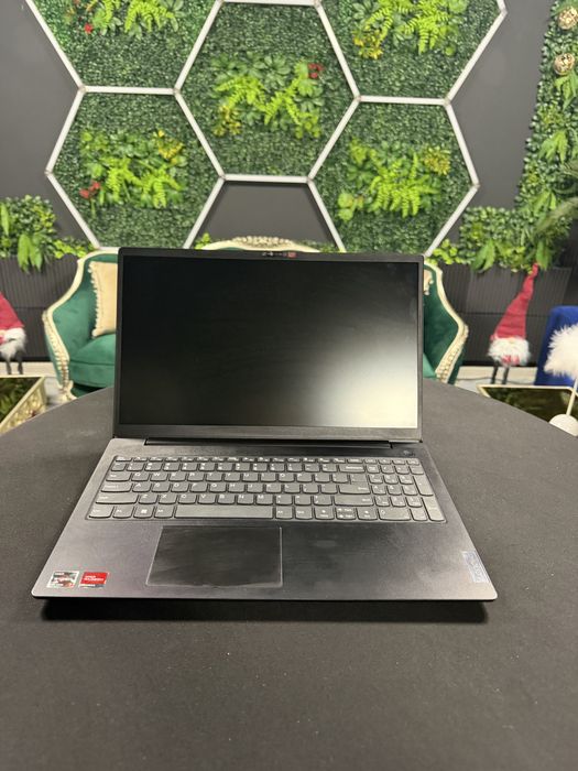 Laptop Lenovo V15 G3 ABA cu procesor AMD Ryzen™ 7