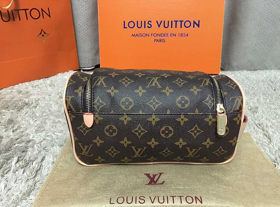 [Premium] Borseta/toiletry bag/geanta cosmetice Louis Vuitton Monogram
