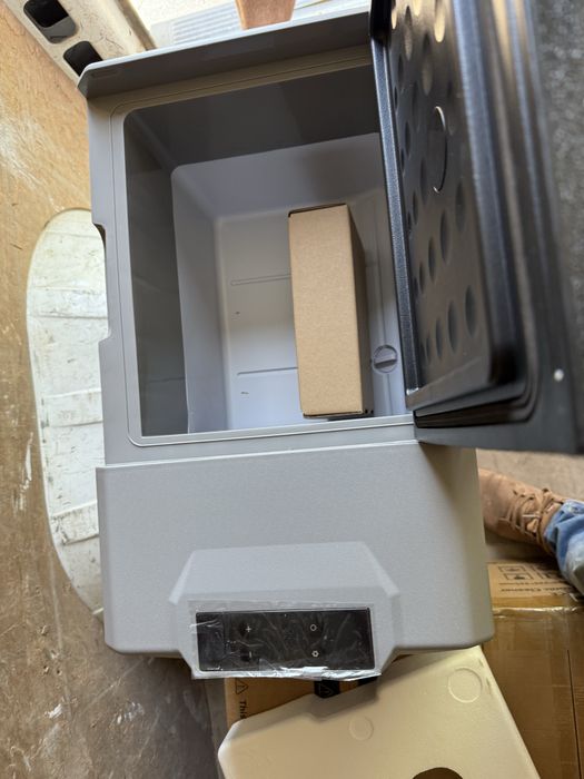 Компресорен хладилник за автомобил 30 литра