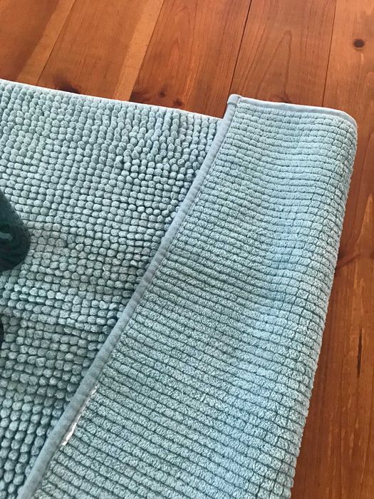 Комплект за баня  IKEA- постелка, дозатор за сапун, поставка...