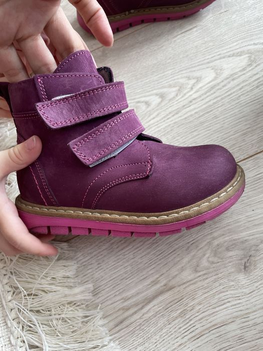 Продам детские ботинки