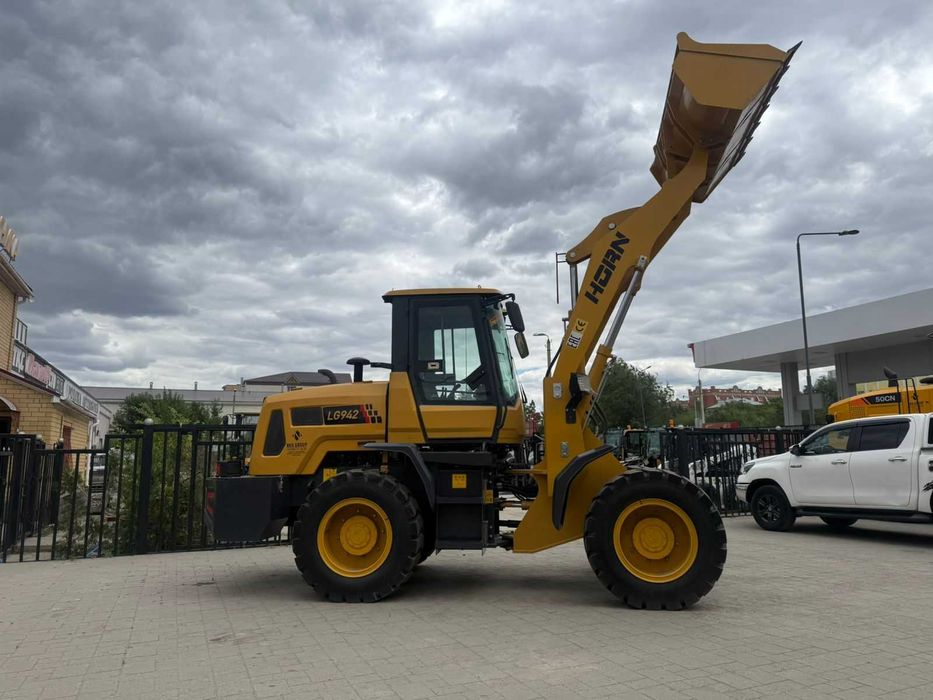 Фронтальный погрузчик HORN 942