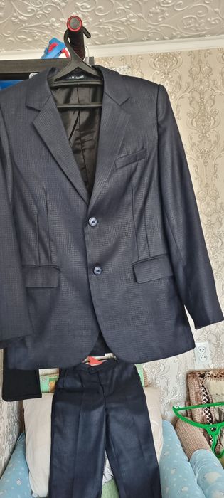 Школьный костюм и туфли