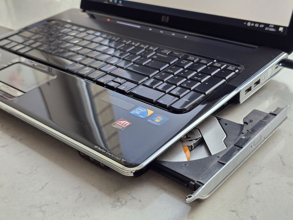 HP Pavilion dv7-2220eq
HP Pavilion dv7-2220eq