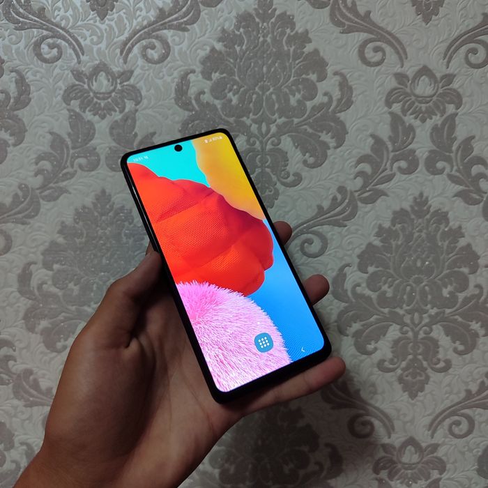 Samsung Galaxy A51 srochni sotiladi
