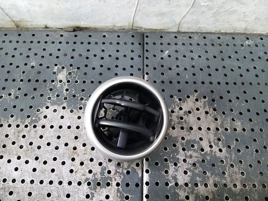 Grila ventilatie bord centrala nissan qashqai j10 facelift 68760jd10a