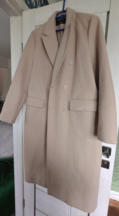 Демисезонное пальто в цвете кэмел