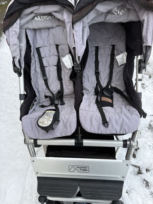 Cărucior gemeni Mountain Buggy – off-road, foarte rezistent