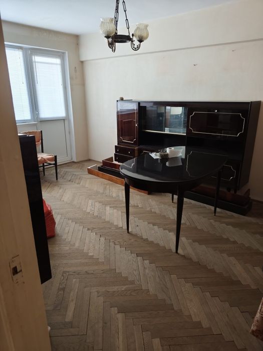Apartament spațios 3 camere , Mazepa 1 lângă Potcoava de aur