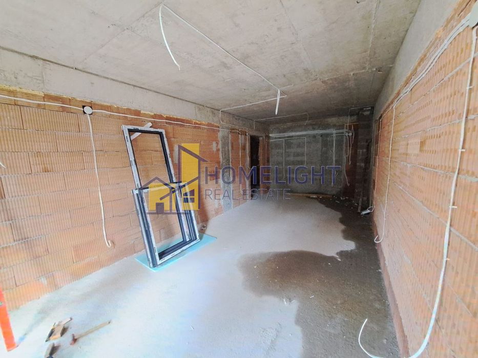 Тристаен апартамент в кв. Бояна