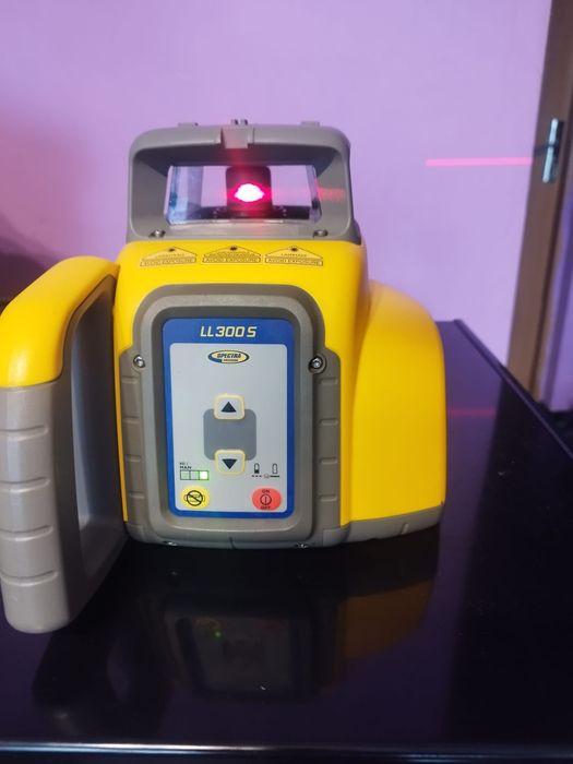 Nivela laser rotativa Spectra LL300s