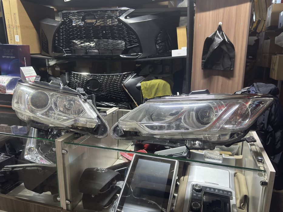 Фары Toyota Camry 55 Б/У Оригинал