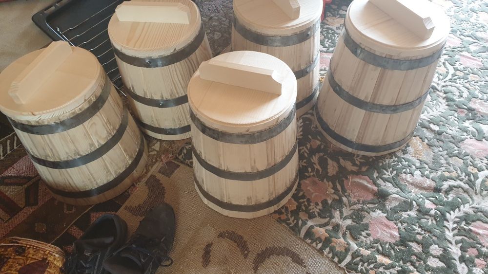 Budaci lapte, murături,Sărat carne , putina brânză, borș