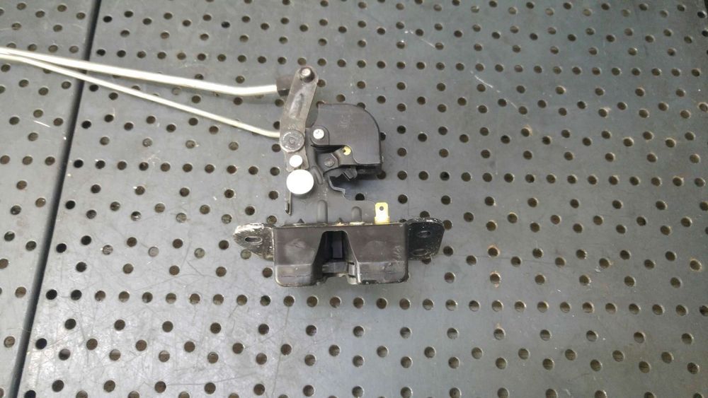 Broasca haion hyundai santa fe 2 cm 812302b000