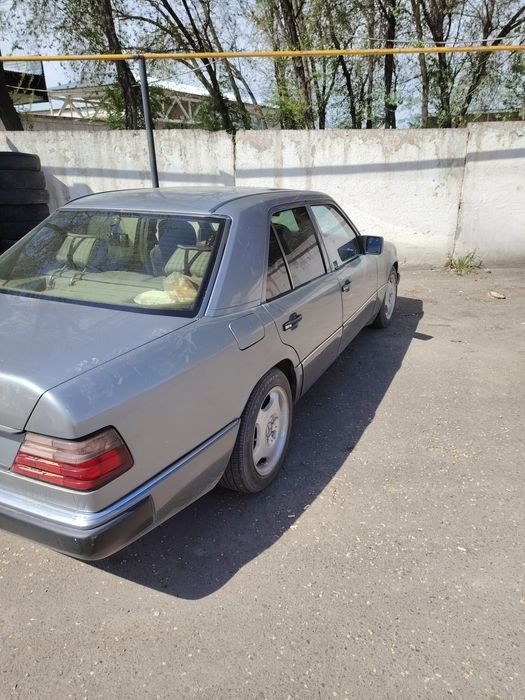 Продам мерс 124. В хорошем состоянии.