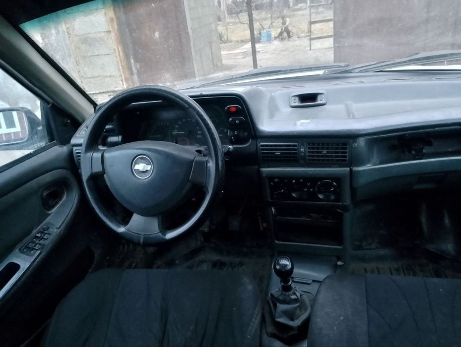 Nexia .1500$ kam bor .1997 yil