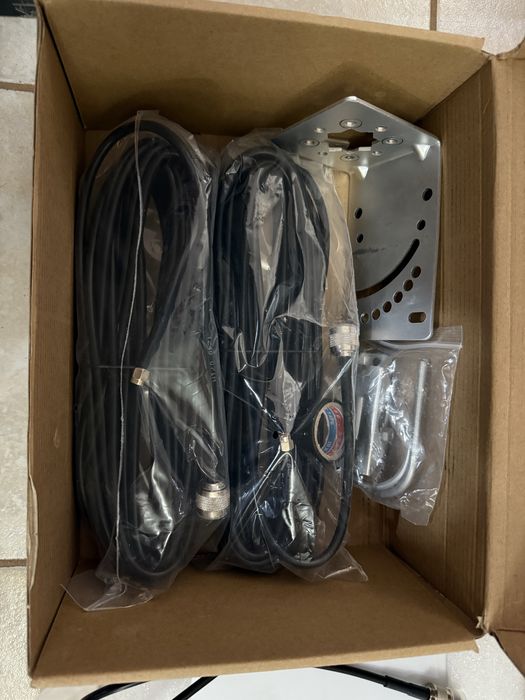 Antena externa LTE 5G/4G MIMO KASER banda N78, 3300-3800 MHz, cu castig de 15dBi, cablu de 10m cu pierderi reduse, adaptor SMA/TS9, pentru routere 5G
