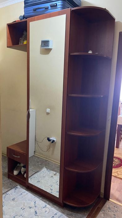 Айнасы бар кіреберіс шкаф (прихожая) сатылады