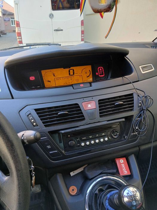 Vand  auto citroen c4 picasso 2012