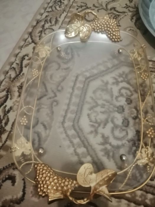 Посуда разная-вазы, подносы