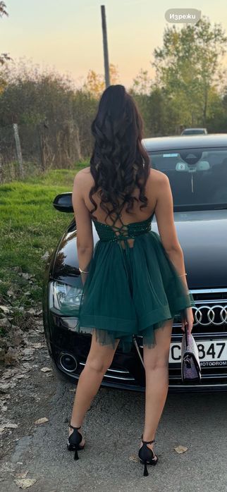 Стилна къса зелена рокля за официални поводи