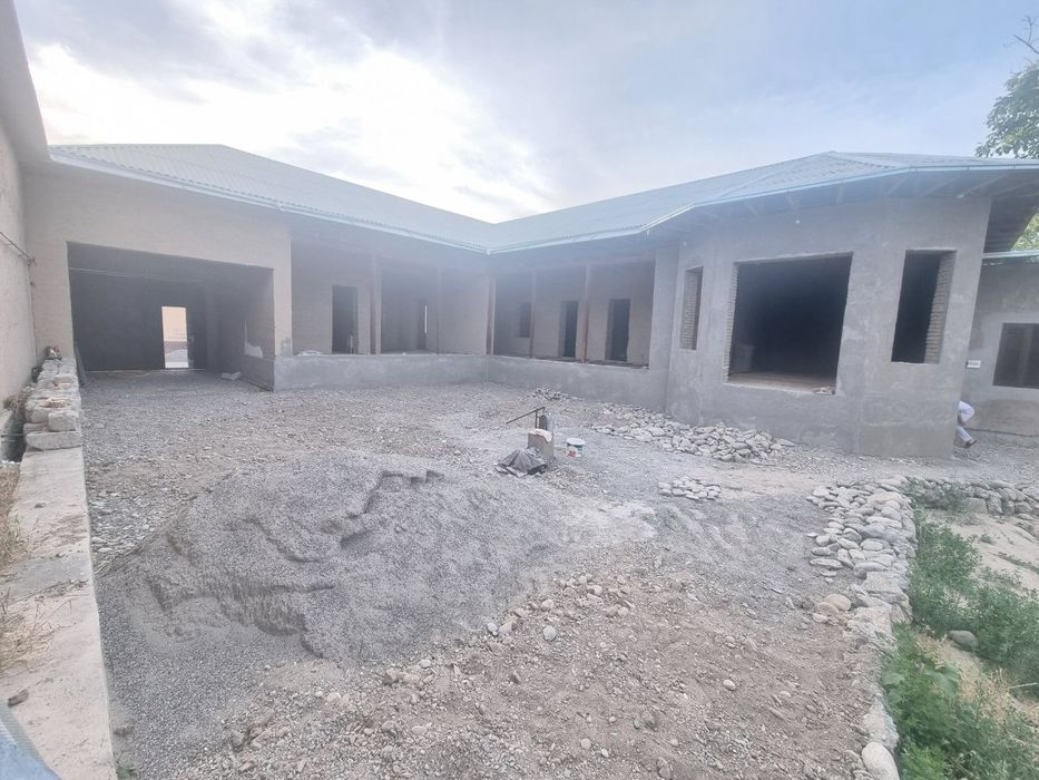 Shahrisabz shahrida karobka holatidagi uy sotiladi