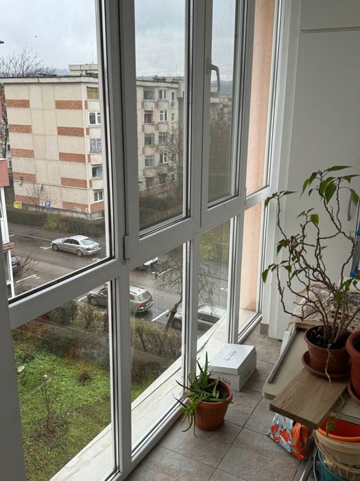 PF inchiriez apartament 3 camere in Manastur strada Almasului