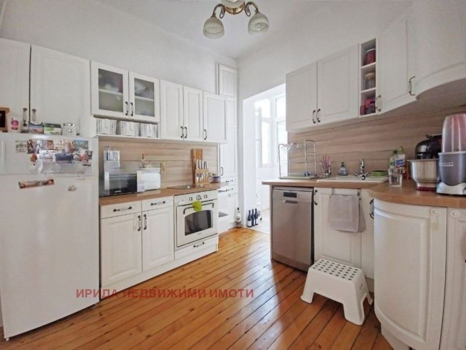 Продава се Тристаен апартамент в София, Център - 110 кв.м за 3014 €/кв.м - Снимка #12