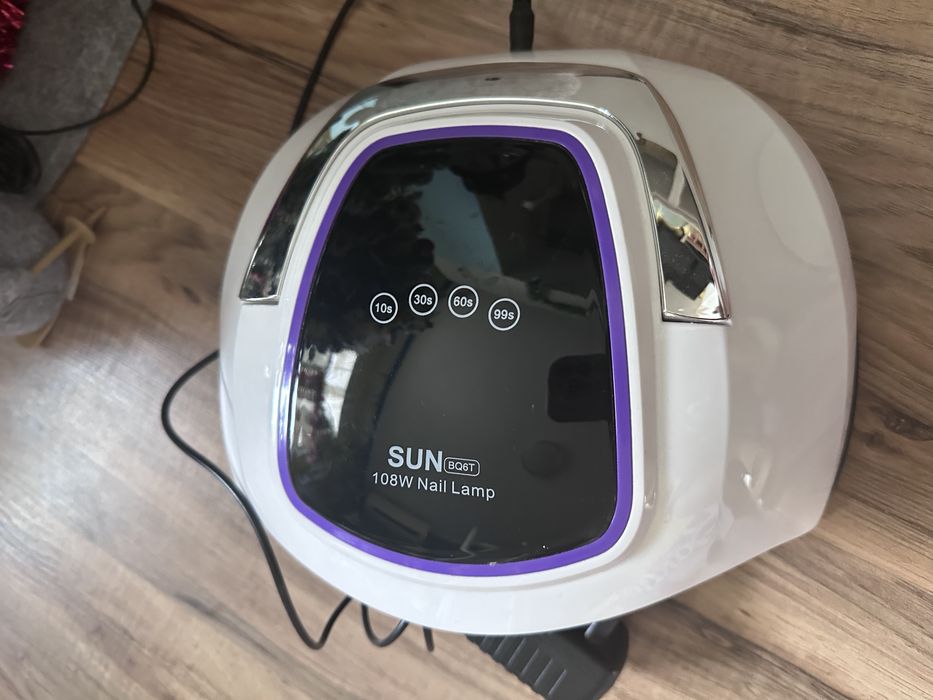 UV/LED лампа за нокти