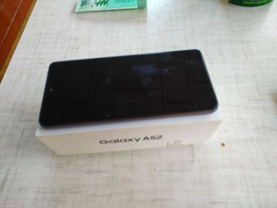 Телефон Samsung A52