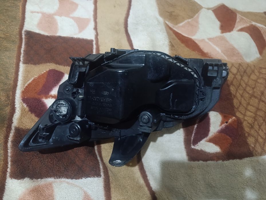 Фара  на форд фокус 2