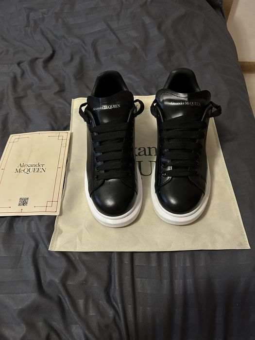 Vand adidasi mcqeen marime 42 noi