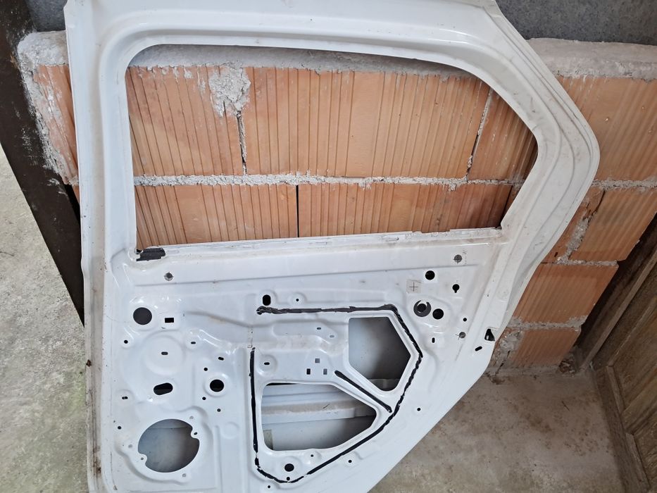 Vind 4 cauciucuri  s.h