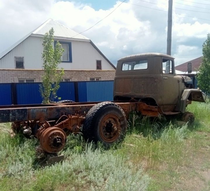 Продам На запчасти зил