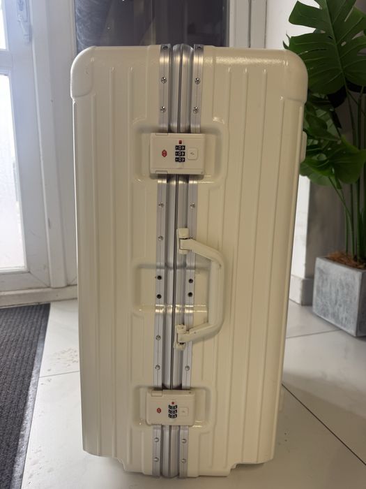 Чемодан сломана тяга