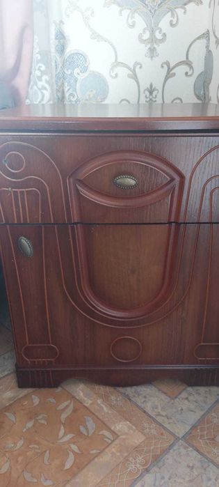 Продам спальный гарнитур