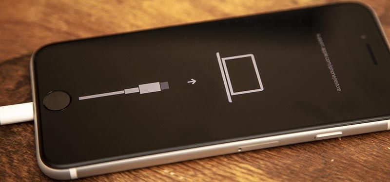 Перепрошивание, разблокировка apple iPhone