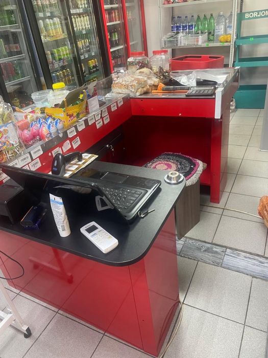 Продается кассовый стол