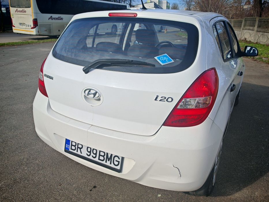 Hyundai i20  an de fabricație 2012,benzina +gpl