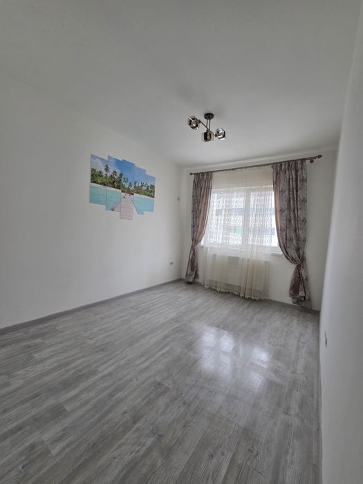 Inchiriez garsoniera decomandata nemobilata