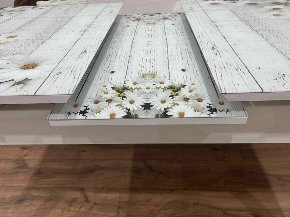 Трапезна стъклена маса