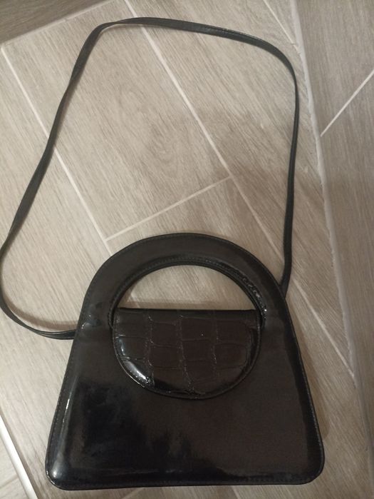 Дамска чанта лак