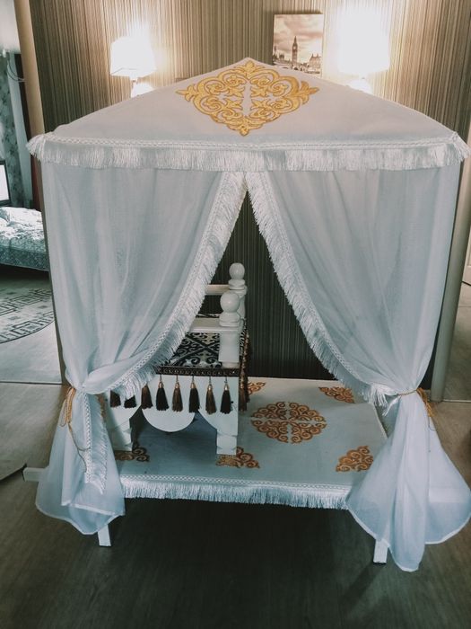 Детские национальные одежды.Трон!!!